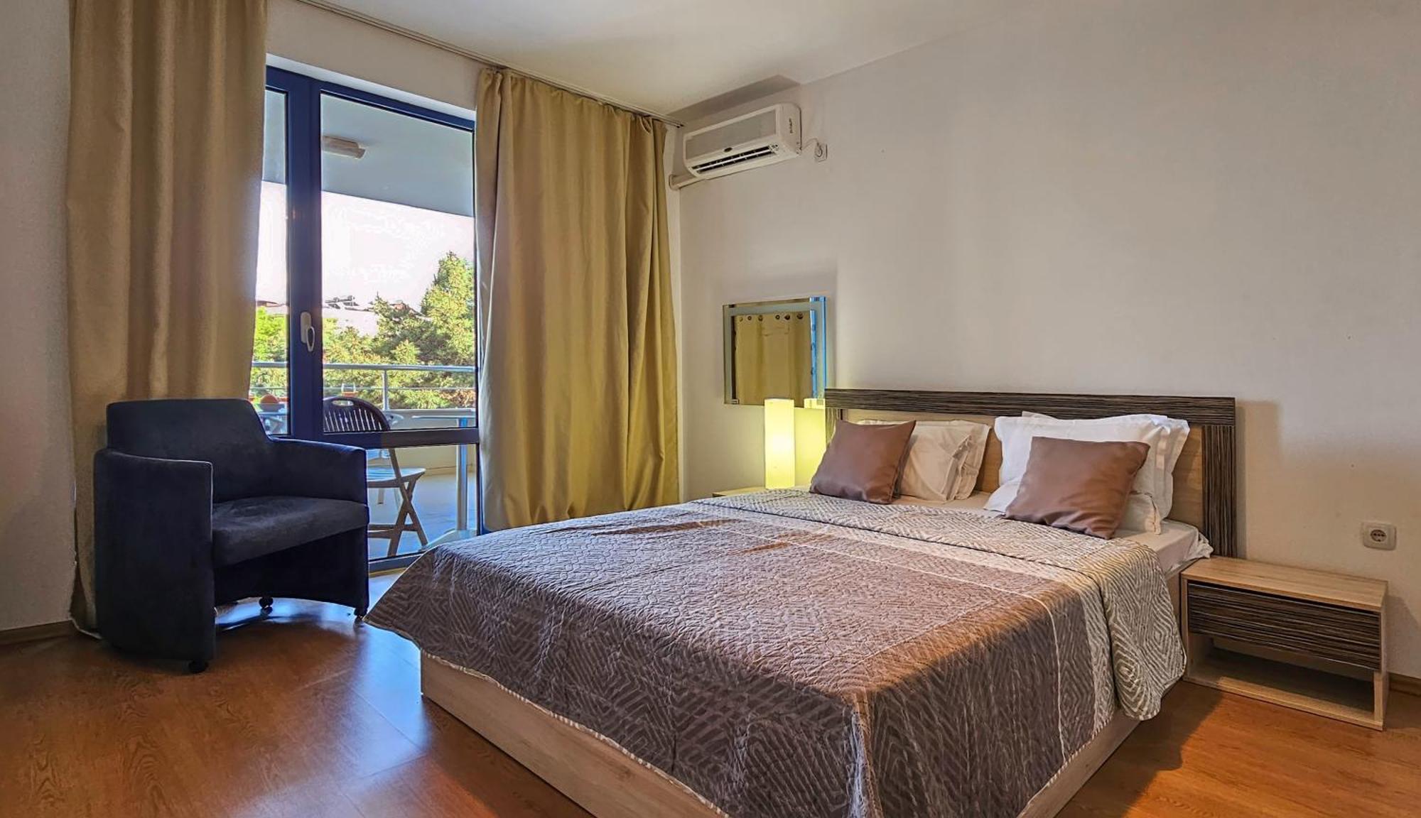 Excelsior Sunny Апартаменти