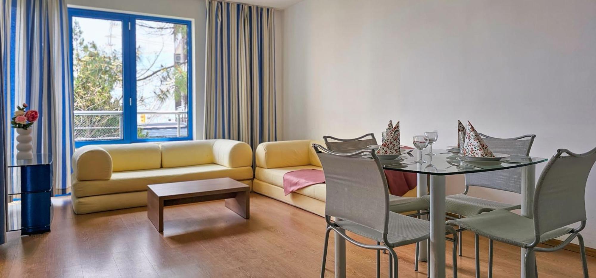Excelsior Sunny Апартаменти