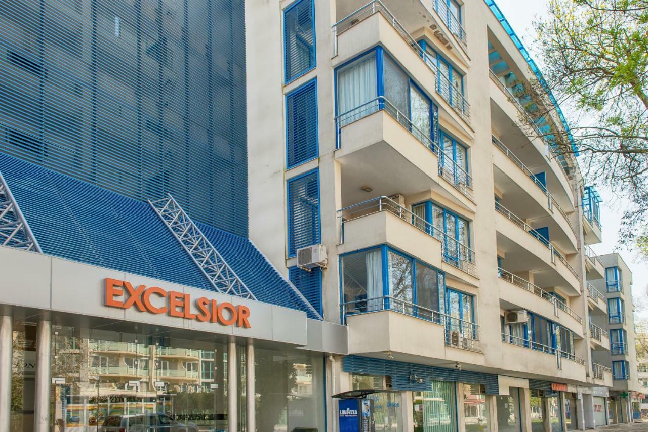 Excelsior Sunny Апартаменти *